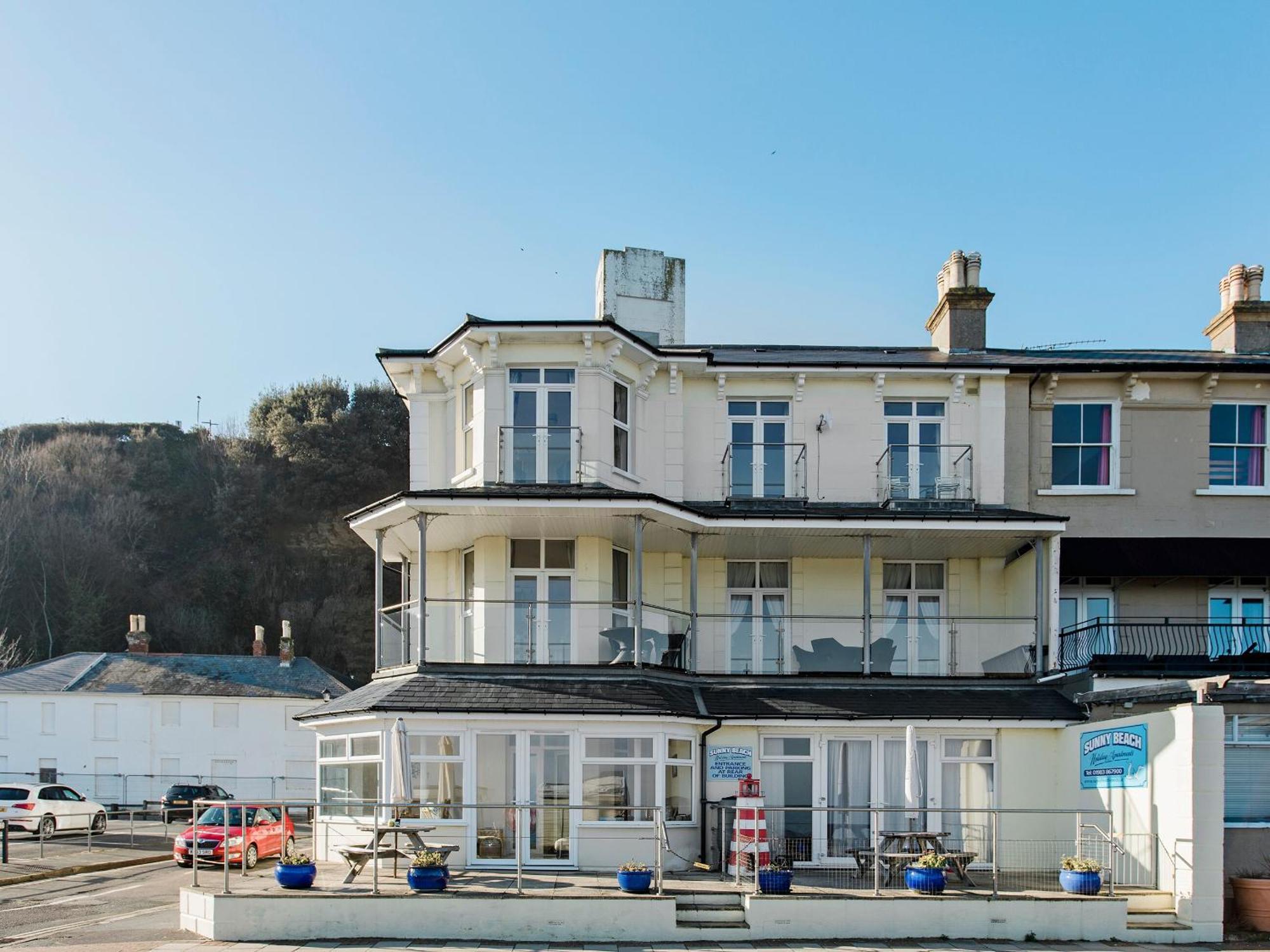 Sunny Beach Apartments Shanklin Exterior foto